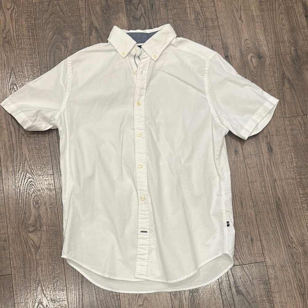 NAUTICA Classic Fit Stretch Men's White Short Sleeve Shirt Small